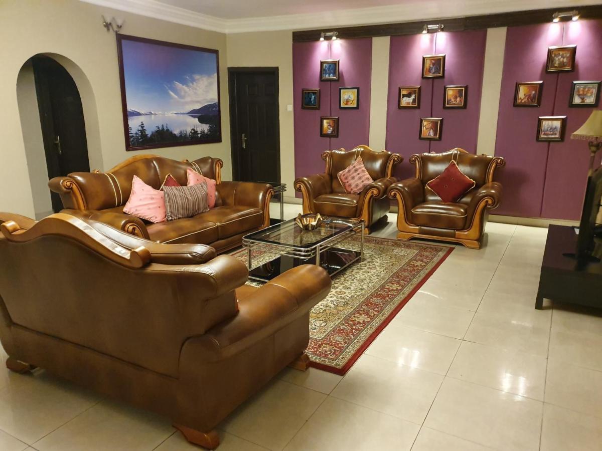 Apartment Royale Hotel & Suite Лагос Экстерьер фото