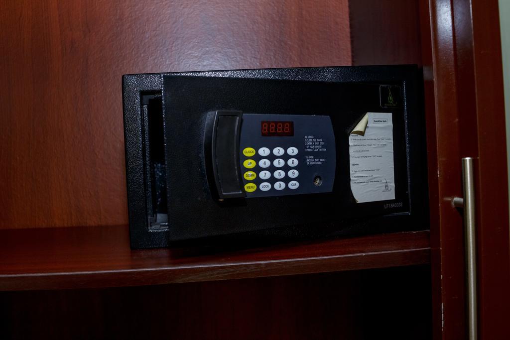 Apartment Royale Hotel & Suite Лагос Экстерьер фото