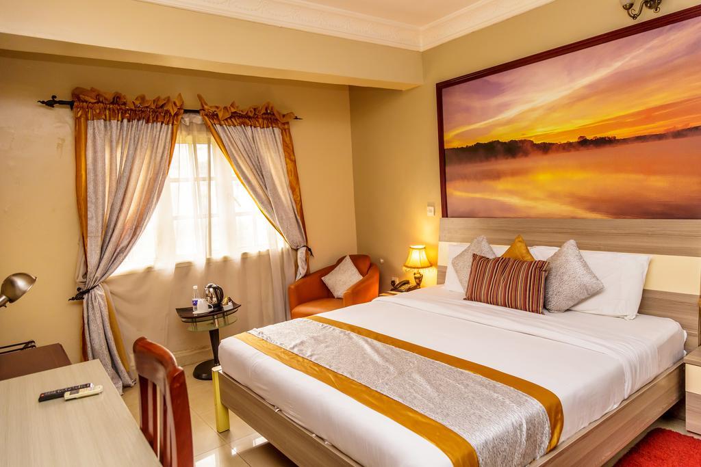 Apartment Royale Hotel & Suite Лагос Экстерьер фото