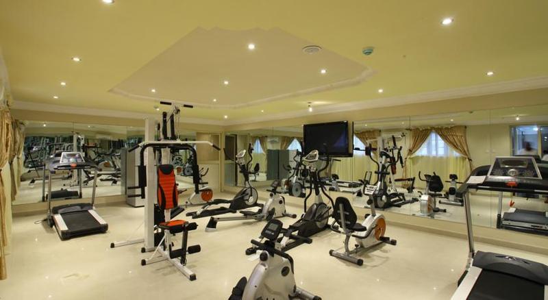 Apartment Royale Hotel & Suite Лагос Экстерьер фото
